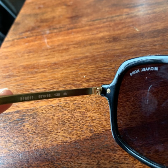 Michael Kors sunglasses - Picture 4 of 5